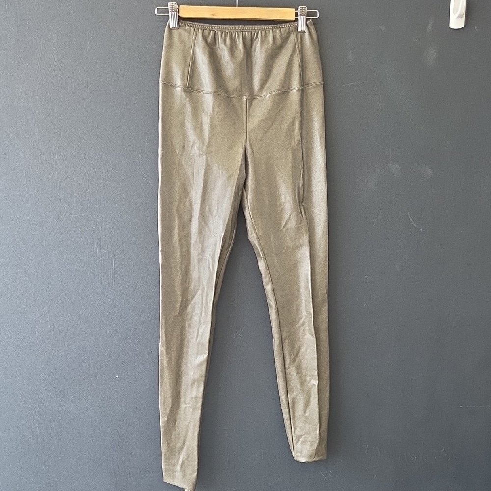 Wilfred Green Leggings Sleek Stretchy Design